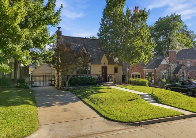 Photo 2 of Single family home for sale at 1228 E 28th Street, Tulsa, OK 74114 | MLS# 2634910 | Listing updated on 2026-10-10