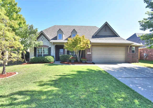 Photo 1 of Single family home for sale at 11721 Vine St, Jenks, OK 74037 | MLS# 2635121 | Listing updated on 2026-10-08
