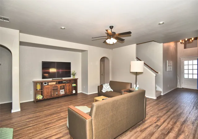 Photo 3 of Single family home for sale at 11721 Vine St, Jenks, OK 74037 | MLS# 2635121 | Listing updated on 2026-10-08