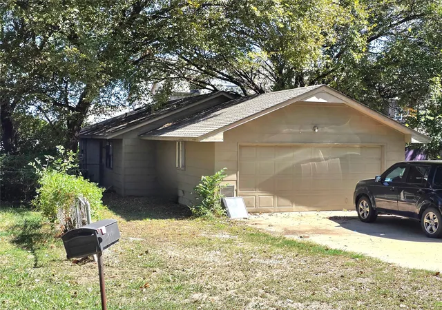 Photo 1 of Single family home for sale at 416 N Moore Ave, Claremore, OK 74017 | MLS# 2634918 | Listing updated on 2026-10-02
