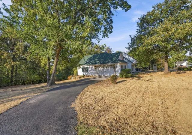 Photo 3 of Single family home for sale at 7575 River Ridge Rd, Muskogee, OK 74403 | MLS# 2635107 | Listing updated on 2026-09-28