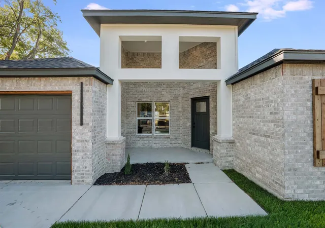 Photo 3 of Single family home for sale at 16120 E Oklahoma Pl, Tulsa, OK 74116 | MLS# 2635170 | Listing updated on 2026-10-12
