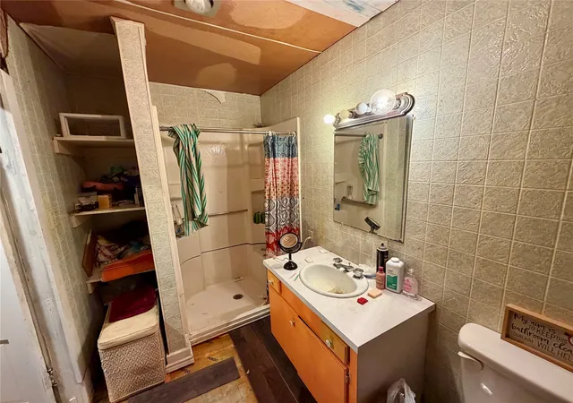 Photo 3 of Single family home for sale at 711 Nw D St, Ardmore, OK 73401 | MLS# 2635028 | Listing updated on 2026-10-07