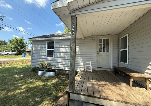 Photo 1 of Single family home for sale at 220 E Audd Ave, Checotah, OK 74426 | MLS# 2634985 | Listing updated on 2026-09-25