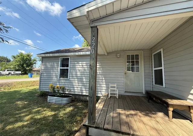 Photo 3 of Single family home for sale at 220 E Audd Ave, Checotah, OK 74426 | MLS# 2634985 | Listing updated on 2026-09-25
