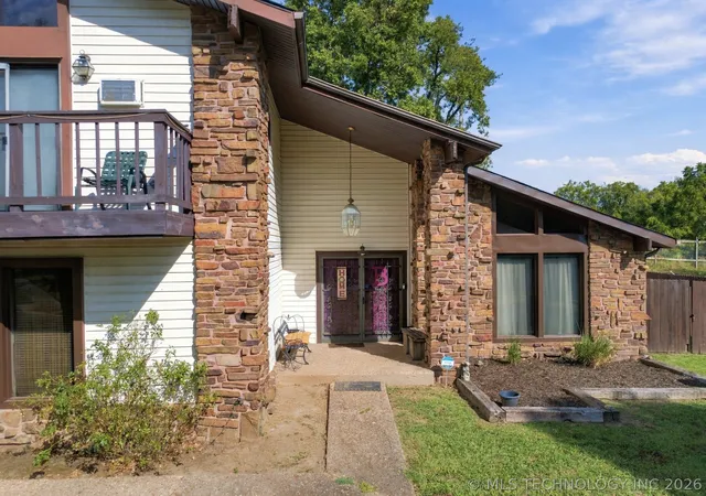Photo 2 of Single family home for sale at 2701 S 140th Eastavenue, Tulsa, OK 74134 | MLS# 2634741 | Listing updated on 2026-09-28