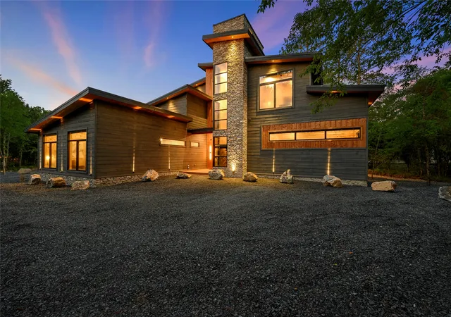 Photo 3 of Mansion for sale at 269 Lost Cedar Trl, Broken Bow, OK 74728 | MLS# 2634505 | Listing updated on 2026-09-25