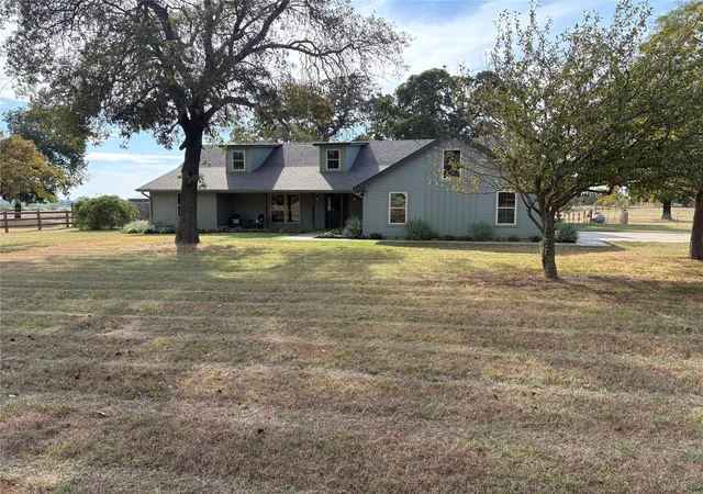 Photo 2 of Single family home for sale at 2 Hickory Pl, Durant, OK 74701 | MLS# 2635217 | Listing updated on 2026-10-05