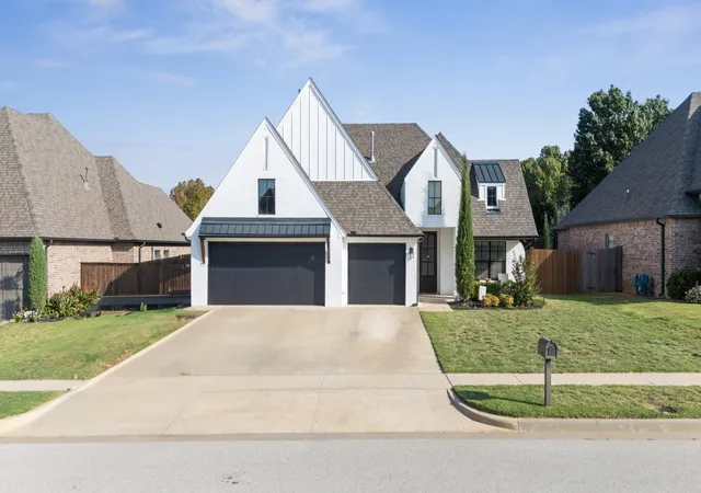 Photo 1 of Single family home for sale at 2240 W Charlotte St, Broken Arrow, OK 74011 | MLS# 2634902 | Listing updated on 2026-09-29