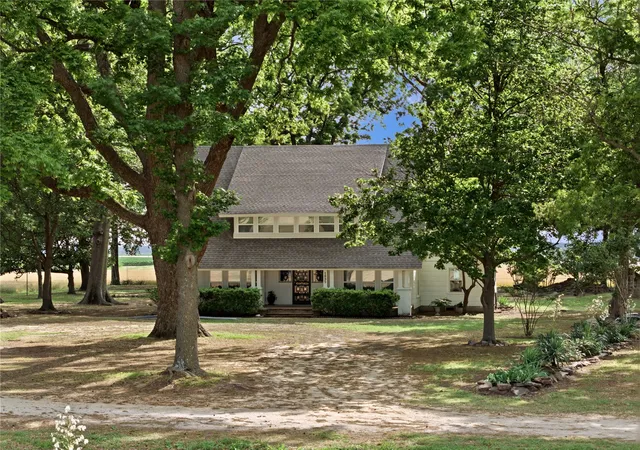 Photo 2 of Single family home for sale at 116 N 100 Highway, Webbers Falls, OK 74470 | MLS# 2635276 | Listing updated on 2026-10-05