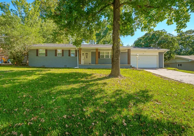Photo 1 of Single family home for sale at 1815 East 16th, Ada, OK 74820 | MLS# 2635232 | Listing updated on 2026-09-25