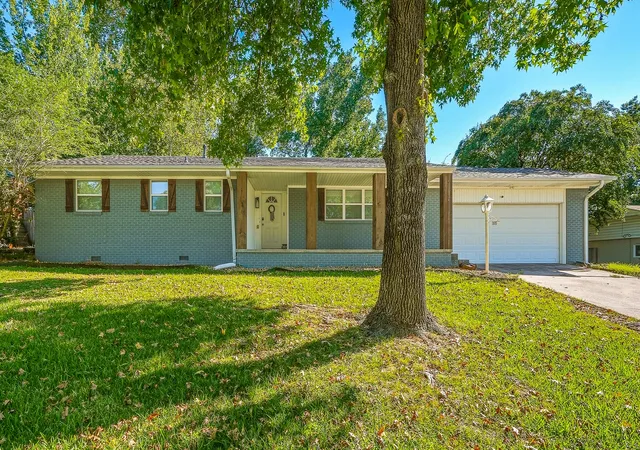 Photo 2 of Single family home for sale at 1815 East 16th, Ada, OK 74820 | MLS# 2635232 | Listing updated on 2026-09-25