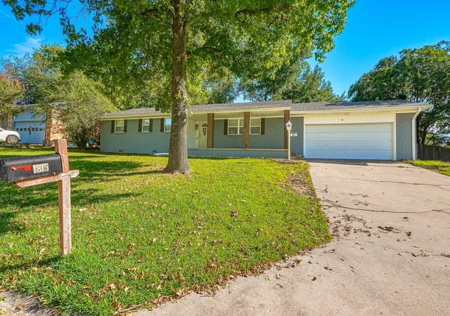Photo 3 of Single family home for sale at 1815 East 16th, Ada, OK 74820 | MLS# 2635232 | Listing updated on 2026-09-25