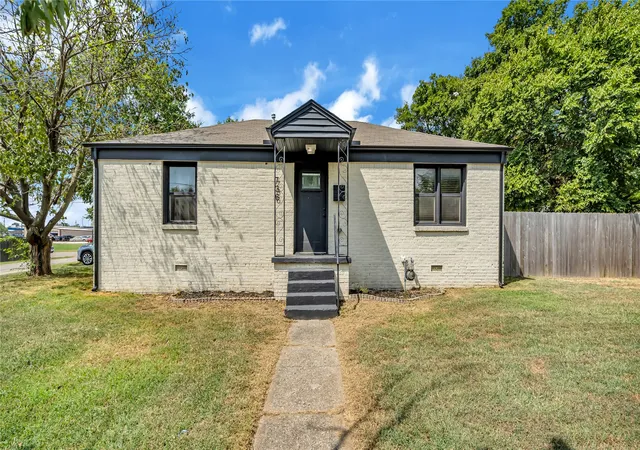 Photo 1 of Sale Pending at 736 S Maplewood Ave, Tulsa, OK 74112 | MLS# 2635296 | Listing updated on 2026-10-02
