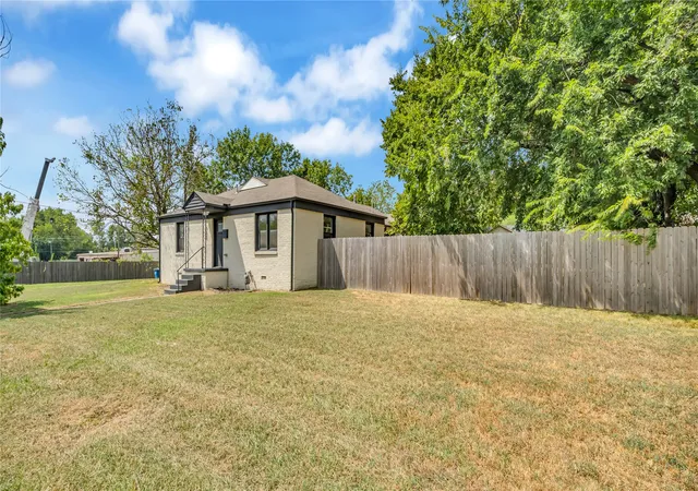 Photo 2 of Sale Pending at 736 S Maplewood Ave, Tulsa, OK 74112 | MLS# 2635296 | Listing updated on 2026-10-02