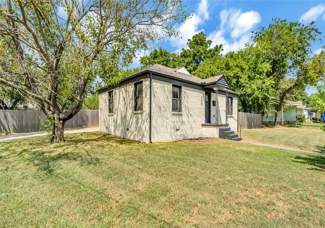 Photo 3 of Sale Pending at 736 S Maplewood Ave, Tulsa, OK 74112 | MLS# 2635296 | Listing updated on 2026-10-02
