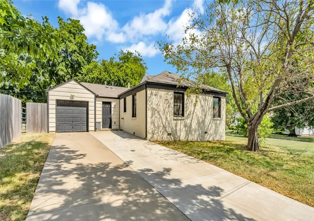 Photo 3 of Sale Pending at 736 S Maplewood Ave, Tulsa, OK 74112 | MLS# 2635296 | Listing updated on 2026-10-02