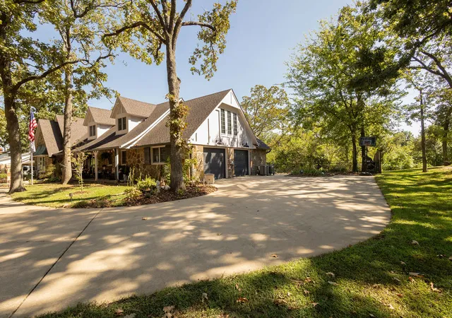 Photo 3 of Single family home for sale at 1010 N Faulkner Pl, Claremore, OK 74017 | MLS# 2635224 | Listing updated on 2026-09-26
