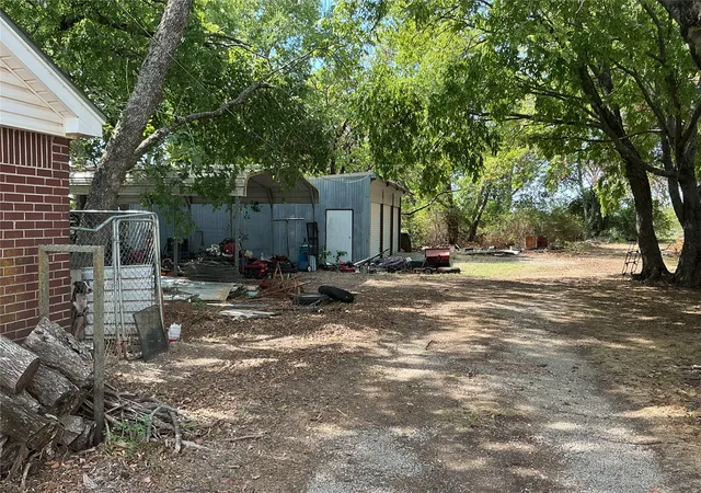 Photo 3 of Single family home for sale at 600 S 12th Avenue, Madill, OK 73446 | MLS# 2635313 | Listing updated on 2026-09-29