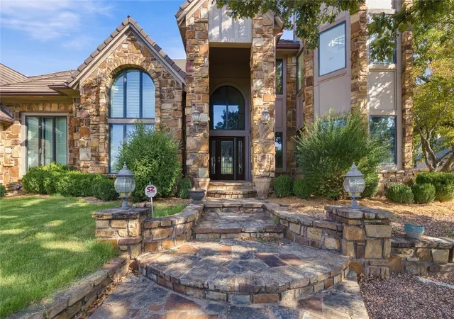 Photo 3 of Single family home for sale at 4825 W Oak Leaf Dr, Tulsa, OK 74132 | MLS# 2635310 | Listing updated on 2026-09-28
