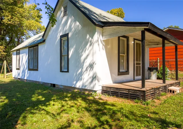 Photo 2 of Single family home for sale at 221 S Elm St, Chelsea, OK 74016 | MLS# 2635367 | Listing updated on 2026-10-10