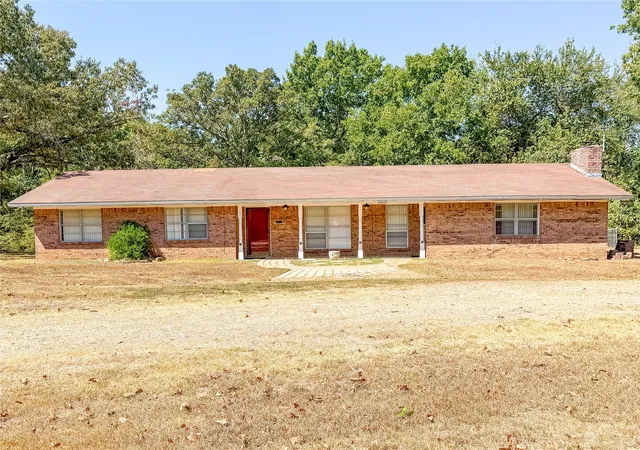 Photo 1 of Single family home for sale at 1372 N 4220 Road, Hugo, OK 74743 | MLS# 2635087 | Listing updated on 2026-09-26
