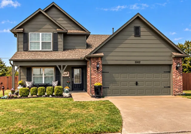 Photo 1 of Single family home for sale at 3002 Bryce Cir, Bartlesville, OK 74006 | MLS# 2635422 | Listing updated on 2026-09-26