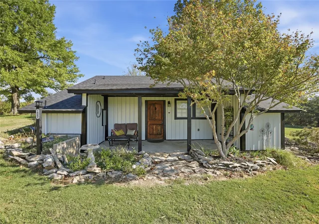 Photo 1 of Single family home for sale at 14552 E Lake Dr, Claremore, OK 74017 | MLS# 2634928 | Listing updated on 2026-10-12