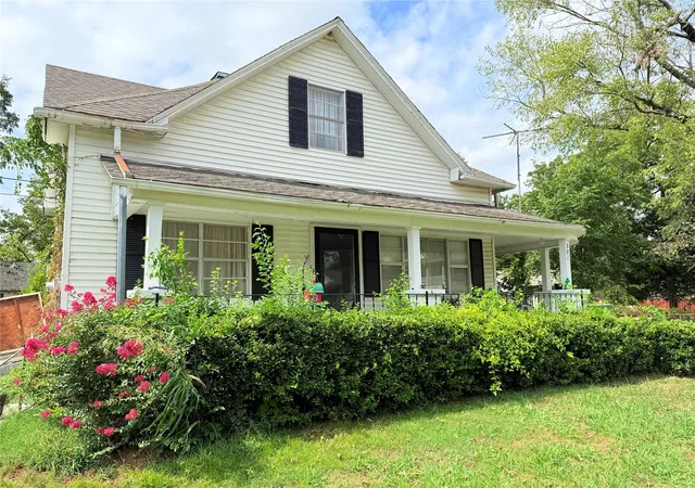 Photo 2 of Single family home for sale at 501 W El Paso St, Broken Arrow, OK 74012 | MLS# 2635122 | Listing updated on 2026-09-26