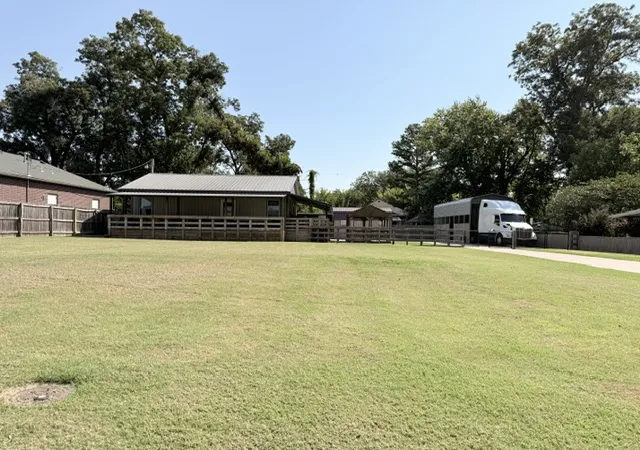 Photo 2 of Single family home for sale at 911 S Muskogee St, Sapulpa, OK 74066 | MLS# 2635426 | Listing updated on 2026-10-12