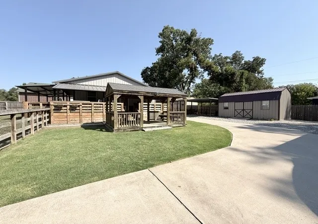 Photo 3 of Single family home for sale at 911 S Muskogee St, Sapulpa, OK 74066 | MLS# 2635426 | Listing updated on 2026-10-12