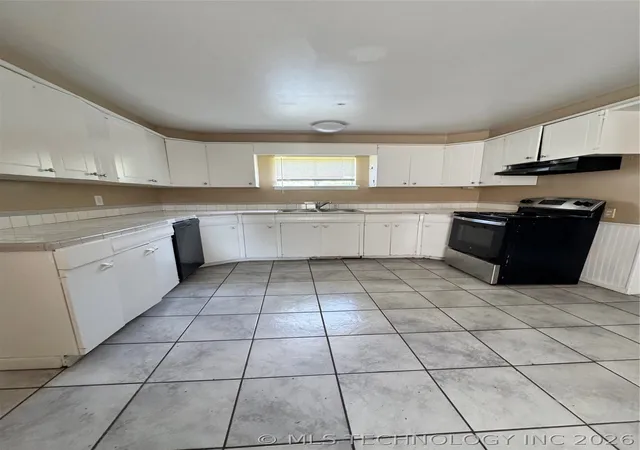 Photo 3 of Single family home for sale at 2623 E 55th Place, Tulsa, OK 74105 | MLS# 2635385 | Listing updated on 2026-09-29