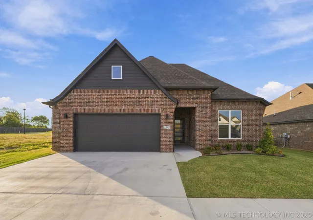 Photo 1 of Sale Pending at 2407 W Madison St, Broken Arrow, OK 74012 | MLS# 2635225 | Listing updated on 2026-09-30