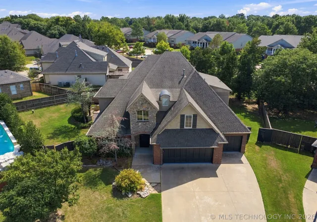 Photo 2 of Single family home for sale at 11281 S 72nd Eastplace, Bixby, OK 74008 | MLS# 2635406 | Listing updated on 2026-10-11