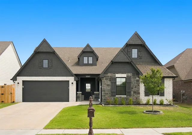 Photo 1 of Single family home for sale at 12307 Lakewood Ave, Bixby, OK 74008 | MLS# 2634348 | Listing updated on 2026-10-10