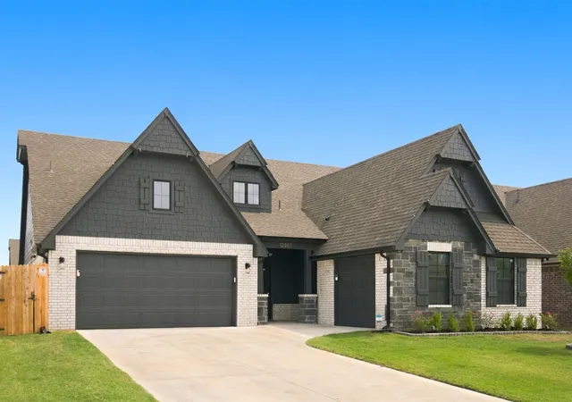Photo 2 of Single family home for sale at 12307 Lakewood Ave, Bixby, OK 74008 | MLS# 2634348 | Listing updated on 2026-10-10