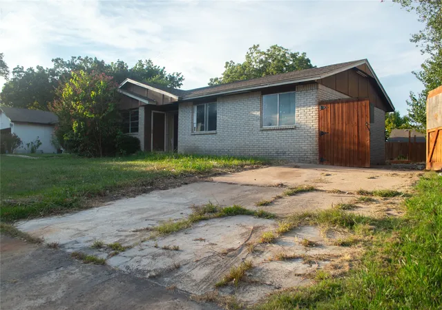 Photo 1 of Sale Pending at 8935 E 57th Street, Tulsa, OK 74145 | MLS# 2635485 | Listing updated on 2026-10-28