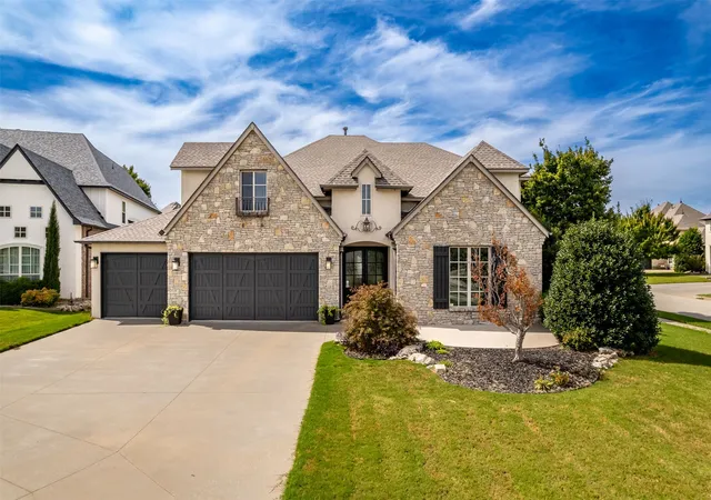 Photo 2 of Single family home for sale at 10712 S 95th Court, Tulsa, OK 74133 | MLS# 2634598 | Listing updated on 2026-10-12