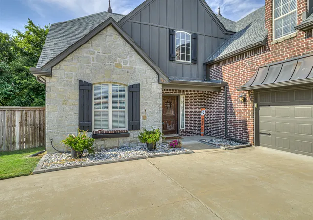 Photo 3 of Single family home for sale at 745 W 145th Place S, Glenpool, OK 74033 | MLS# 2635364 | Listing updated on 2026-09-28