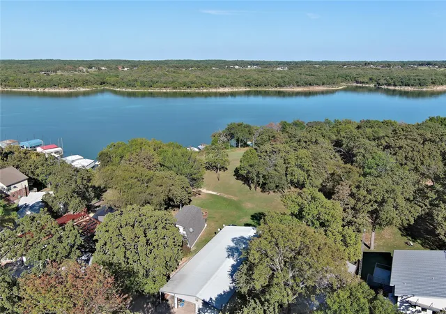 Photo 1 of Single family home for sale at 4410 Lakeshore, Kingston, OK 73439 | MLS# 2635506 | Listing updated on 2026-09-26