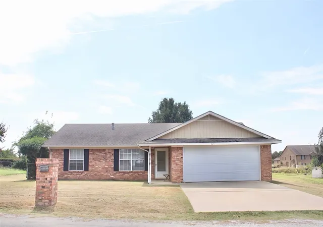 Photo 1 of Single family home for sale at 121 Ridgecrest Dr, Calera, OK 74730 | MLS# 2635362 | Listing updated on 2026-10-02