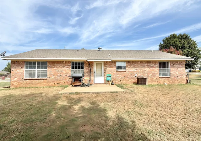 Photo 30 of Single family home for sale at 121 Ridgecrest Dr, Calera, OK 74730 | MLS# 2635362 | Listing updated on 2026-10-02