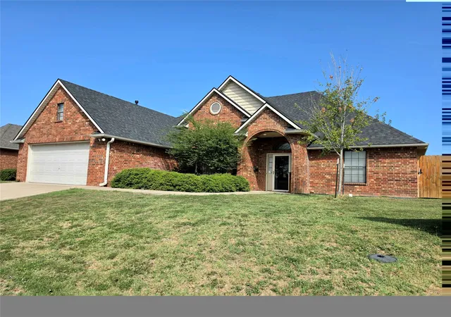Photo 1 of Single family home for sale at 1222 Legacy Dr, Ada, OK 74820 | MLS# 2634934 | Listing updated on 2026-09-27