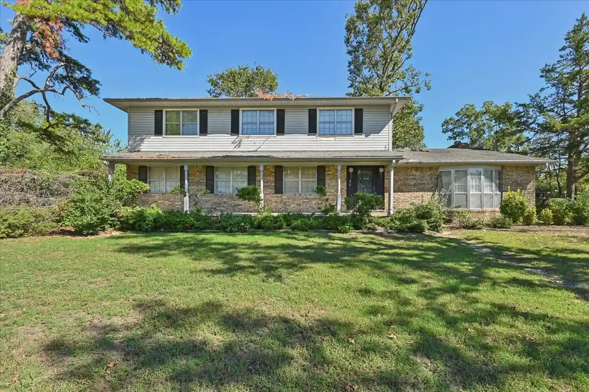 Photo 1 of Single family home for sale at 274 Crestwood Dr, Tahlequah, OK 74464 | MLS# 2635389 | Listing updated on 2026-10-29