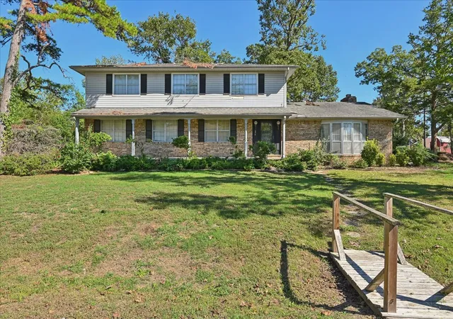 Photo 3 of Single family home for sale at 274 Crestwood Dr, Tahlequah, OK 74464 | MLS# 2635389 | Listing updated on 2026-10-06