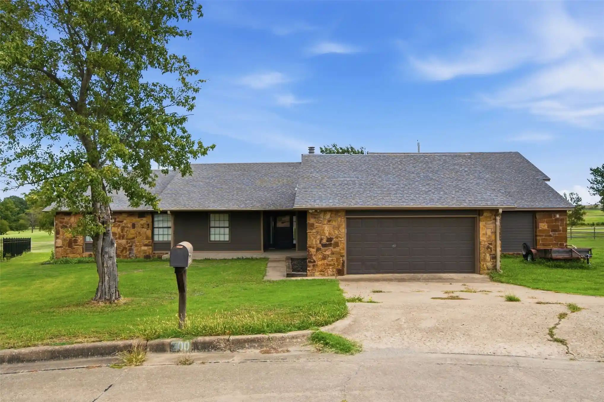 Photo 1 of Single family home for sale at 300 Ridgecrest Ct, Bartlesville, OK 74006 | MLS# 2635430 | Listing updated on 2026-10-12