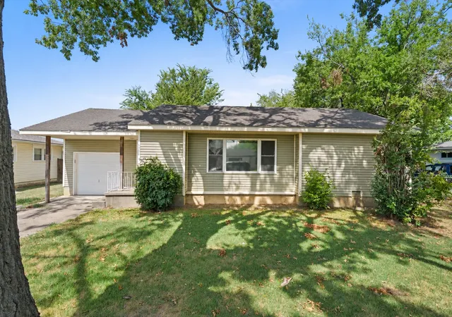 Photo 1 of Single family home for sale at 3506 Wayside Dr, Bartlesville, OK 74006 | MLS# 2635508 | Listing updated on 2026-09-27