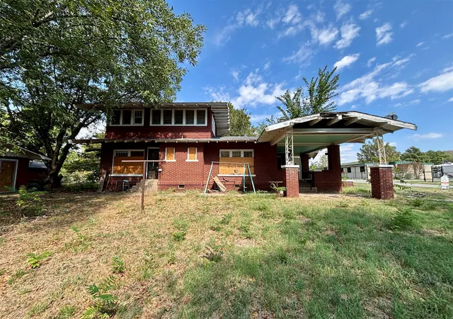 Photo 3 of Single family home for sale at 615 N J St, Quinton, OK 74561 | MLS# 2635071 | Listing updated on 2026-10-05