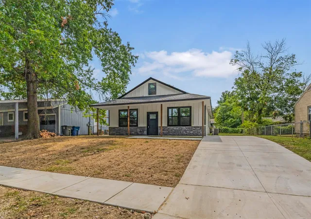 Photo 2 of Sale Pending at 8944 E 3rd Place, Tulsa, OK 74112 | MLS# 2634646 | Listing updated on 2026-10-06