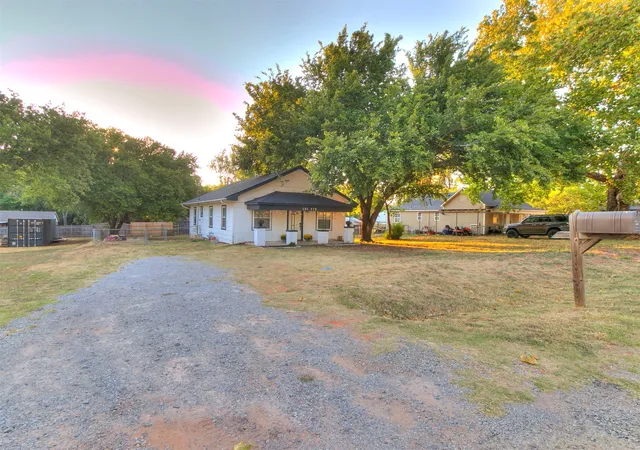 Photo 3 of Single family home for sale at 505 Fir St, Wellston, OK 74881 | MLS# 2635559 | Listing updated on 2026-09-28